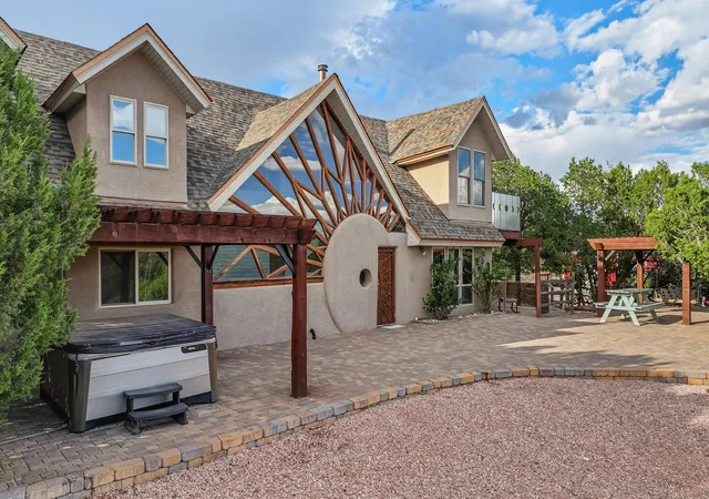Photo 2 of Single family home for sale at 101 Inspiration Ln, Edgewood, NM 87015 | MLS# 1108889 | Listing updated on 2026-08-10