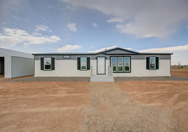 Photo 3 of Manufactured home for sale at 1 Dunkin Rd, Edgewood, NM 87015 | MLS# 1108905 | Listing updated on 2026-08-25