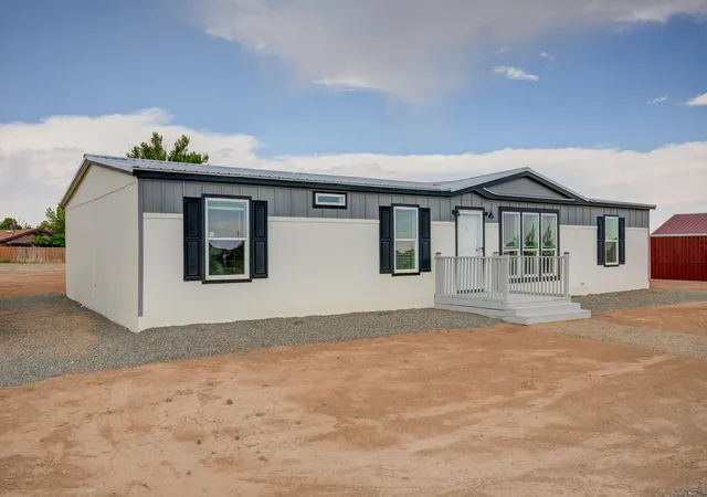 Photo 4 of Manufactured home for sale at 1 Dunkin Rd, Edgewood, NM 87015 | MLS# 1108905 | Listing updated on 2026-08-25