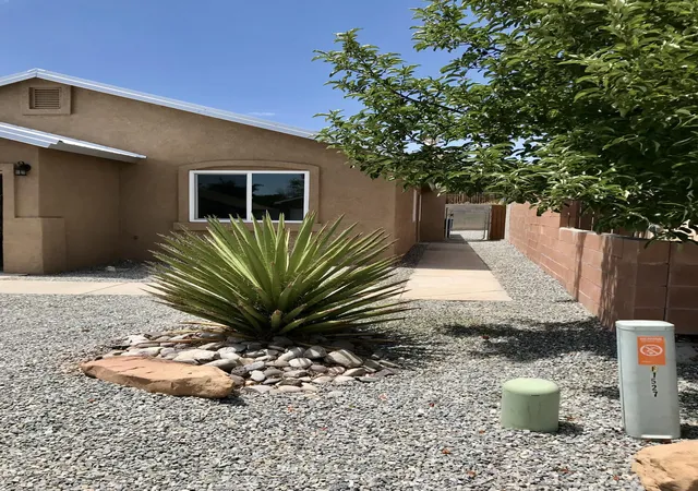 Photo 3 of Sale Pending at 1527 Silent Meadows Pl Sw, Albuquerque, NM 87121 | MLS# 1108923 | Listing updated on 2026-08-15