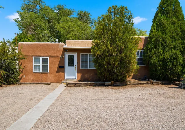 Photo 1 of Single family home for sale at 414 Carlisle Blvd Se, Albuquerque, NM 87106 | MLS# 1108945 | Listing updated on 2026-08-17