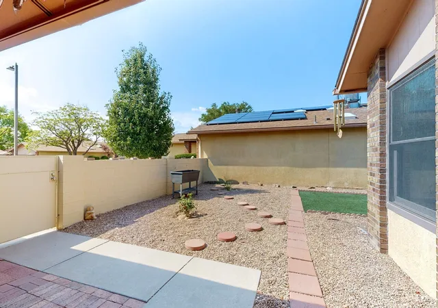Photo 4 of Single family home for sale at 316 Palmer Park Dr NE, Albuquerque, NM 87123 | MLS# 1109032 | Listing updated on 2026-08-19