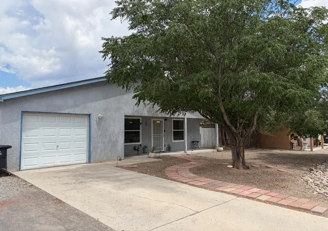 Photo 3 of Sale Pending at 6 Habitat Way, Los Lunas, NM 87031 | MLS# 1109029 | Listing updated on 2026-08-16