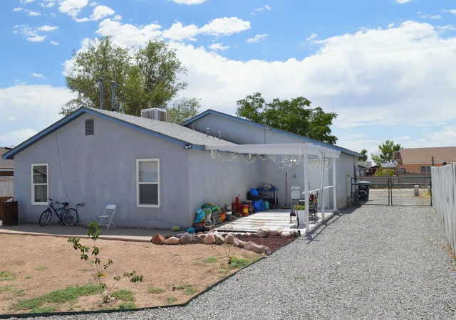 Photo 3 of Sale Pending at 6 Habitat Way, Los Lunas, NM 87031 | MLS# 1109029 | Listing updated on 2026-08-16