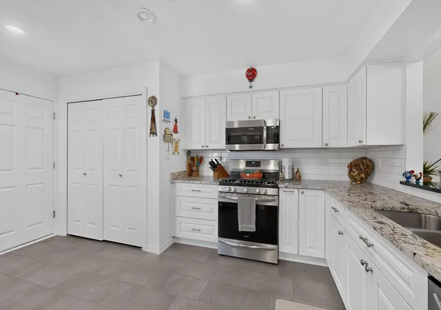 Photo 4 of Sale Pending at 10330 Camino Del Oso NE, Albuquerque, NM 87111 | MLS# 1109046 | Listing updated on 2026-08-18
