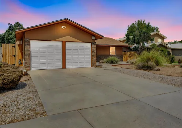 Photo 1 of Sale Pending at 2445 Algodones St Ne, Albuquerque, NM 87112 | MLS# 1109048 | Listing updated on 2026-08-15