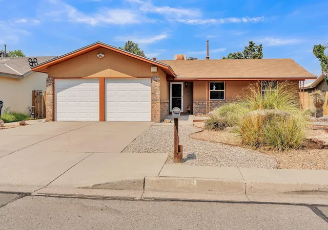 Photo 2 of Sale Pending at 2445 Algodones St Ne, Albuquerque, NM 87112 | MLS# 1109048 | Listing updated on 2026-08-15