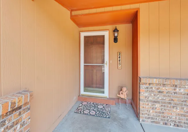 Photo 3 of Sale Pending at 2445 Algodones St NE, Albuquerque, NM 87112 | MLS# 1109048 | Listing updated on 2026-08-15