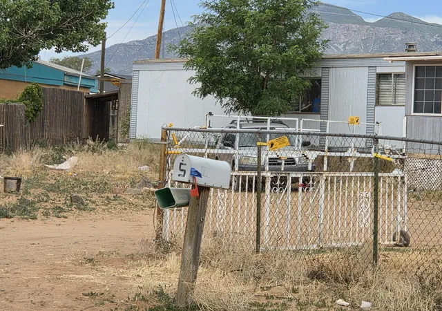 Photo 4 of Manufactured home for sale at 5 Meadowlake Ln, Los Lunas, NM 87031 | MLS# 1109071 | Listing updated on 2026-08-13