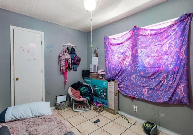 Photo 3 of House for sale at 425 Grove St SE, Albuquerque, NM 87108 | MLS# 1109078 | Listing updated on 2026-08-13