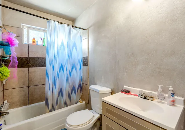 Photo 4 of House for sale at 425 Grove St SE, Albuquerque, NM 87108 | MLS# 1109078 | Listing updated on 2026-08-13