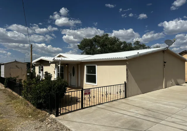 Photo 1 of Manufactured home for sale at 825 Corona Ave, Santa Rosa, NM 88435 | MLS# 1109079 | Listing updated on 2026-08-15