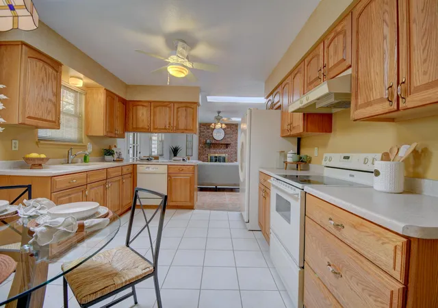Photo 4 of Sale Pending at 7553 Capulin Rd NE, Albuquerque, NM 87109 | MLS# 1109094 | Listing updated on 2026-08-16