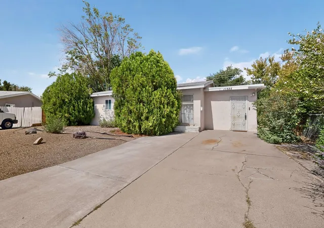 Photo 3 of Single family home for sale at 11525 Mahlon Ave Ne, Albuquerque, NM 87112 | MLS# 1109117 | Listing updated on 2026-08-27