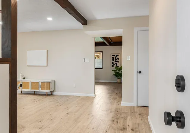 Photo 4 of Sale Pending at 10817 Nelle Ave NE, Albuquerque, NM 87111 | MLS# 1109128 | Listing updated on 2026-08-15