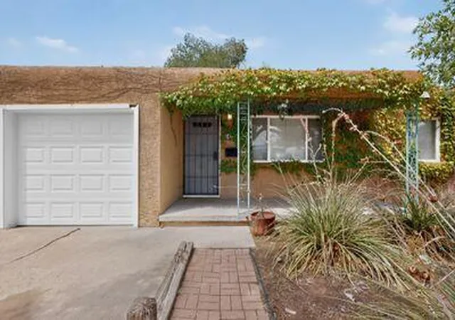 Photo 3 of Single family home for sale at 705 Palomas Dr Se, Albuquerque, NM 87108 | MLS# 1109153 | Listing updated on 2026-08-14