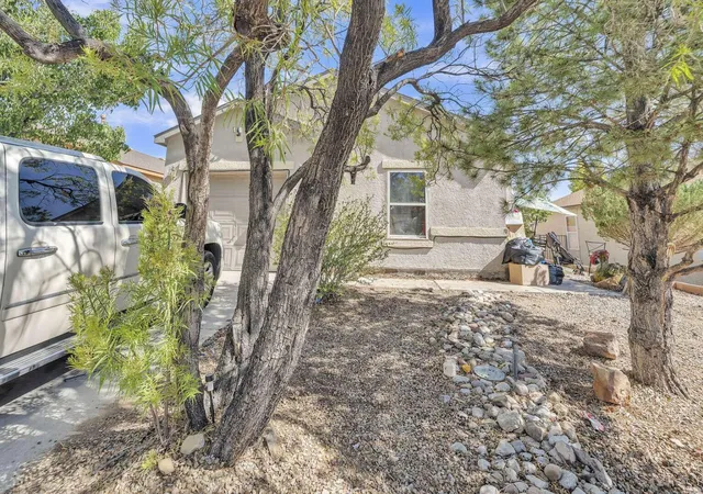 Photo 3 of Sale Pending at 10811 Beaker Rd SW, Albuquerque, NM 87121 | MLS# 1109180 | Listing updated on 2026-09-28