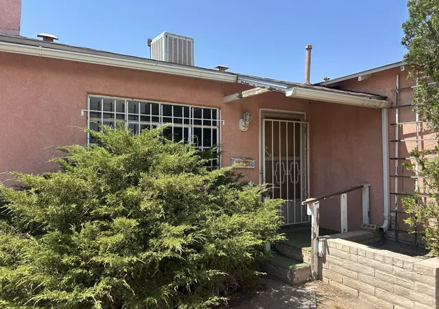 Photo 2 of Sale Pending at 4505 3rd Street Nw, Albuquerque, NM 87107 | MLS# 1109181 | Listing updated on 2026-08-21