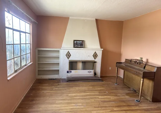 Photo 2 of Sale Pending at 4505 3rd Street NW, Albuquerque, NM 87107 | MLS# 1109181 | Listing updated on 2026-08-21