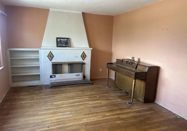 Photo 3 of Sale Pending at 4505 3rd Street NW, Albuquerque, NM 87107 | MLS# 1109181 | Listing updated on 2026-08-21