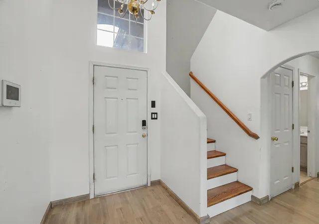Photo 3 of Single family home for sale at 500 Elohim Ct Nw, Albuquerque, NM 87121 | MLS# 1109208 | Listing updated on 2026-08-20