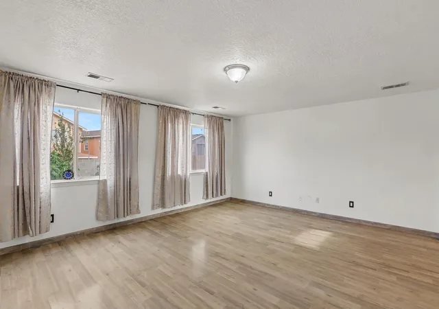 Photo 3 of Single family home for sale at 500 Elohim Ct NW, Albuquerque, NM 87121 | MLS# 1109208 | Listing updated on 2026-10-01