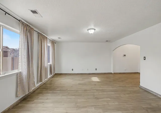 Photo 4 of Single family home for sale at 500 Elohim Ct NW, Albuquerque, NM 87121 | MLS# 1109208 | Listing updated on 2026-10-01