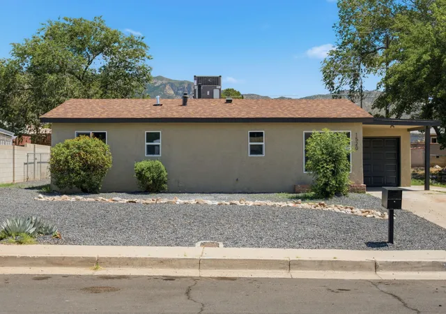 Photo 3 of Sale Pending at 1520 Martha St Ne, Albuquerque, NM 87112 | MLS# 1109210 | Listing updated on 2026-08-24