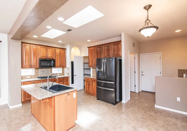 Photo 3 of Single family home for sale at 948 Evening Primrose Ln, Bernalillo, NM 87004 | MLS# 1109217 | Listing updated on 2026-08-17