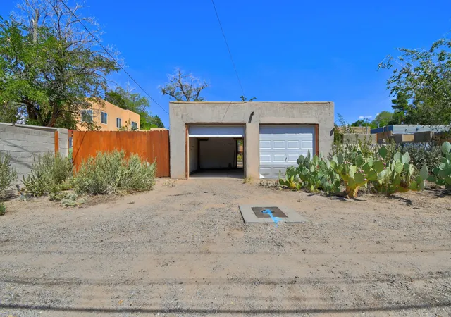 Photo 2 of Sale Pending at 303 Tulane Dr Se, Albuquerque, NM 87106 | MLS# 1109240 | Listing updated on 2026-08-28