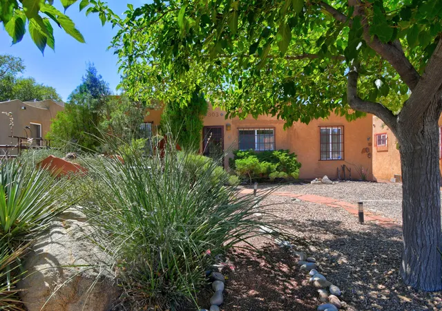 Photo 3 of Sale Pending at 303 Tulane Dr Se, Albuquerque, NM 87106 | MLS# 1109240 | Listing updated on 2026-08-28