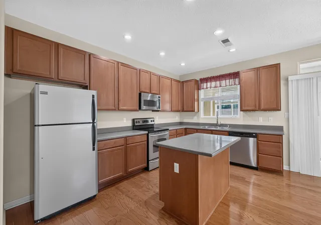 Photo 4 of Single family home for sale at 160 Zuni River Cir SW, Los Lunas, NM 87031 | MLS# 1109247 | Listing updated on 2026-08-25