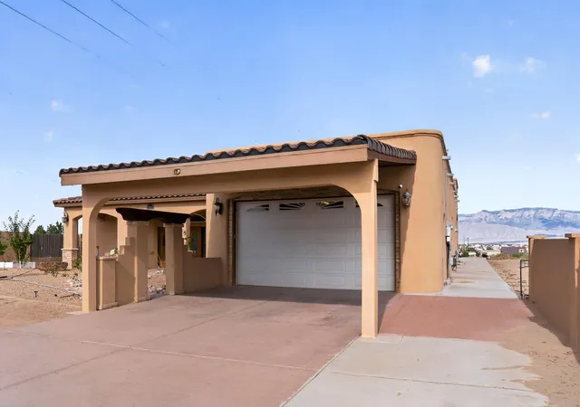 Photo 3 of Single family home for sale at 1000 13th Street Se, Rio Rancho, NM 87124 | MLS# 1109287 | Listing updated on 2026-08-17