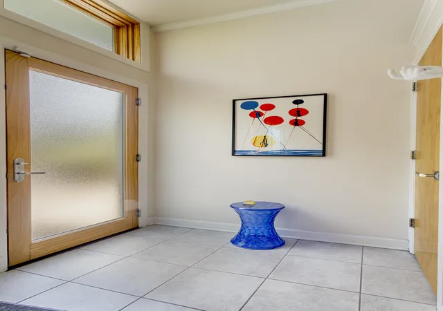 Photo 4 of Condo for sale at 110 Richmond Dr SE #204, Albuquerque, NM 87106 | MLS# 1109297 | Listing updated on 2026-08-17