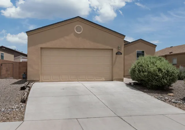 Photo 2 of Sale Pending at 1781 Camino Rustica Sw, Los Lunas, NM 87031 | MLS# 1109300 | Listing updated on 2026-09-01