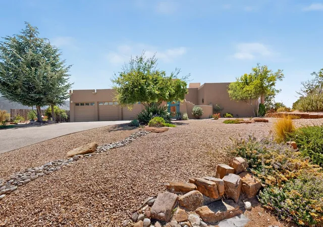 Photo 3 of Sale Pending at 26 Dusty Trl Dr, Placitas, NM 87043 | MLS# 1109329 | Listing updated on 2026-08-21