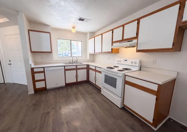 Photo 2 of Single family home for sale at 1610 Perma Dr Ne, Rio Rancho, NM 87144 | MLS# 1109359 | Listing updated on 2026-08-27