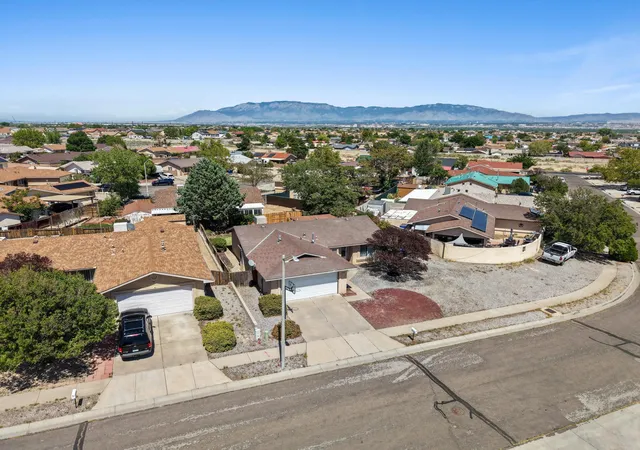 Photo 2 of Sale Pending at 9101 Suncrest Ave Sw, Albuquerque, NM 87121 | MLS# 1109387 | Listing updated on 2026-08-24