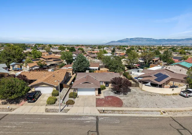 Photo 3 of Sale Pending at 9101 Suncrest Ave Sw, Albuquerque, NM 87121 | MLS# 1109387 | Listing updated on 2026-08-24