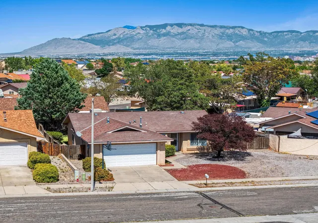 Photo 3 of Sale Pending at 9101 Suncrest Ave SW, Albuquerque, NM 87121 | MLS# 1109387 | Listing updated on 2026-08-24
