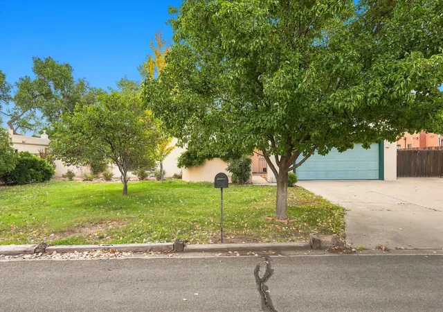 2nd image of 3219 La Mancha Dr Nw, Albuquerque, NM 87104 | MLS# 1109412