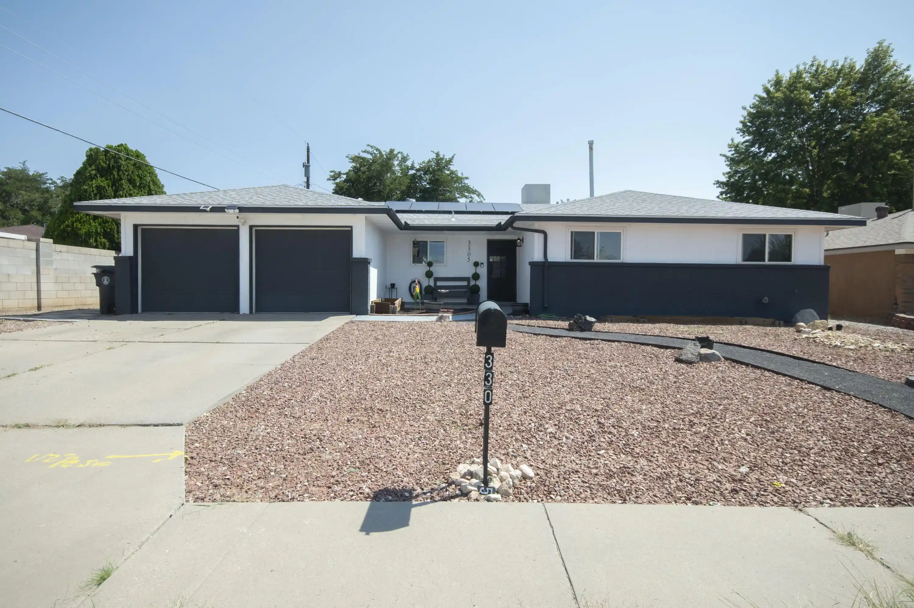 Photo 1 of Sale Pending at 3305 Reina Ct Ne, Albuquerque, NM 87111 | MLS# 1109507 | Listing updated on 2026-10-21