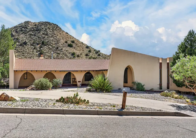 Photo 4 of Single family home for sale at 13620 Cedarbrook Ave NE, Albuquerque, NM 87111 | MLS# 1109520 | Listing updated on 2026-10-06