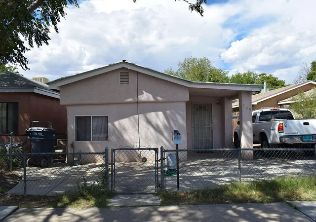 Photo 1 of Single family home for sale at 909 Pacific Ave Sw, Albuquerque, NM 87102 | MLS# 1109528 | Listing updated on 2026-08-20