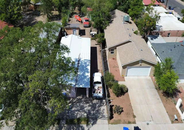 Photo 3 of Single family home for sale at 909 Pacific Ave Sw, Albuquerque, NM 87102 | MLS# 1109528 | Listing updated on 2026-08-20