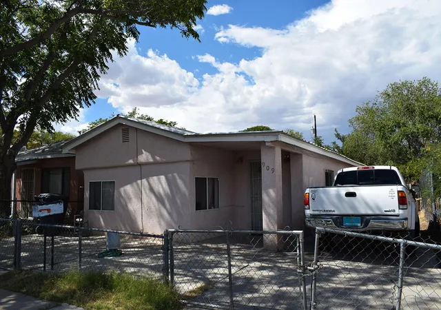 Photo 4 of Single family home for sale at 909 Pacific Ave SW, Albuquerque, NM 87102 | MLS# 1109528 | Listing updated on 2026-08-20
