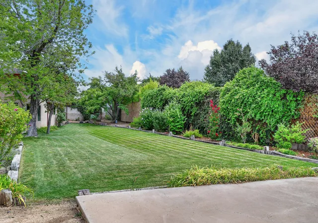 Photo 3 of Sale Pending at 4712 Oahu Dr Ne, Albuquerque, NM 87111 | MLS# 1109534 | Listing updated on 2026-08-25