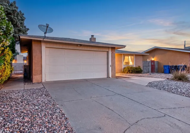 Photo 3 of Sale Pending at 4917 Chisholm Trl Nw, Albuquerque, NM 87120 | MLS# 1109587 | Listing updated on 2026-08-24