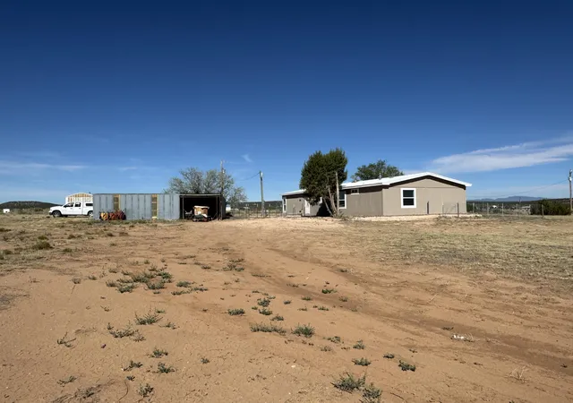 Photo 33 of Manufactured home for sale at 21 Chavez Rd, Moriarty, NM 87035 | MLS# 1109589 | Listing updated on 2026-08-21