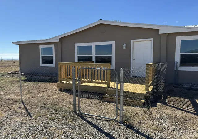 Photo 3 of Manufactured home for sale at 21 Chavez Rd, Moriarty, NM 87035 | MLS# 1109589 | Listing updated on 2026-08-21